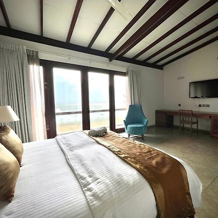 Driftwood Villa Pamunugama ภายนอก รูปภาพ
