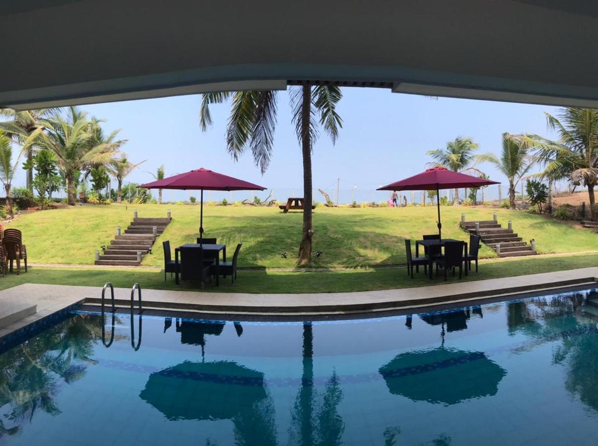 Driftwood Villa Pamunugama ภายนอก รูปภาพ
