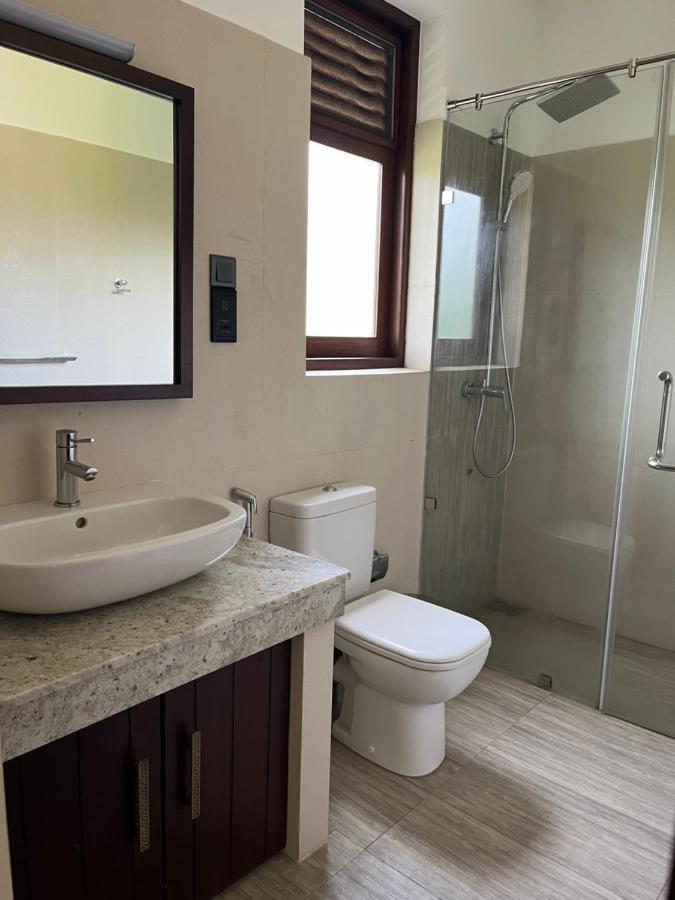 Driftwood Villa Pamunugama ภายนอก รูปภาพ