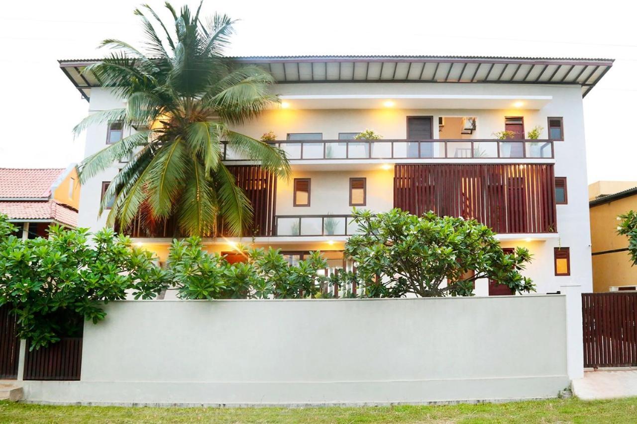 Driftwood Villa Pamunugama ภายนอก รูปภาพ