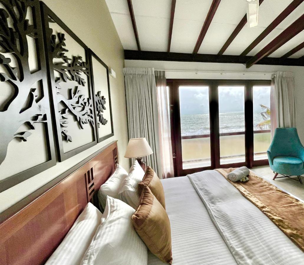 Driftwood Villa Pamunugama ภายนอก รูปภาพ